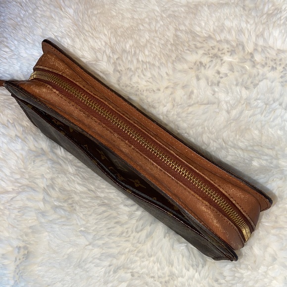 Louis Vuitton Monogram Wristlet/Clutch - Picture 4 of 16